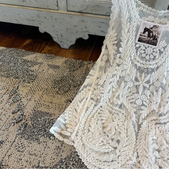 New White Eyelet Lace Tank Top Sleeveless Blouse Layering Boho - Picture 2 of 6